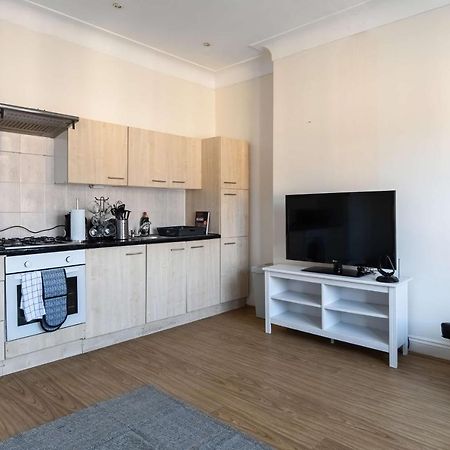 Two Bedroom Apartment In Tooting London Exterior photo