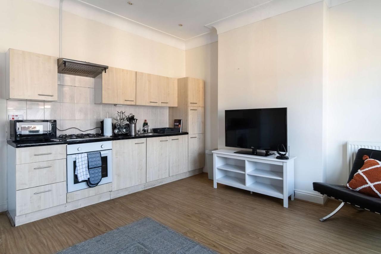 Two Bedroom Apartment In Tooting London Exterior photo