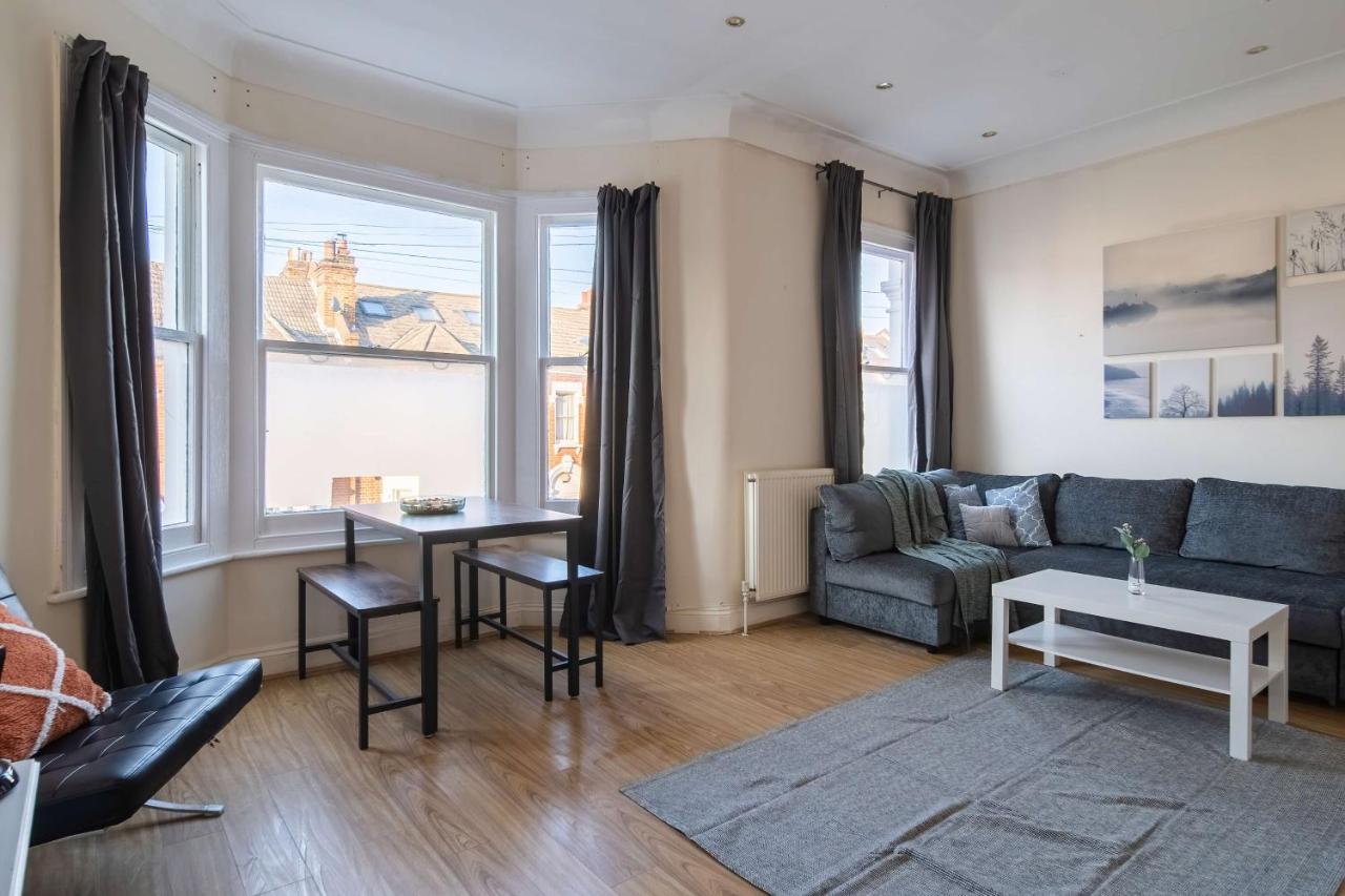 Two Bedroom Apartment In Tooting London Exterior photo